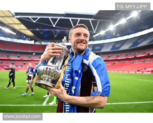 卡点足球明星视频集锦展现球场传奇瞬间与精彩技艺 卡点足球明星视频集锦展现球场传奇瞬间与精彩技艺