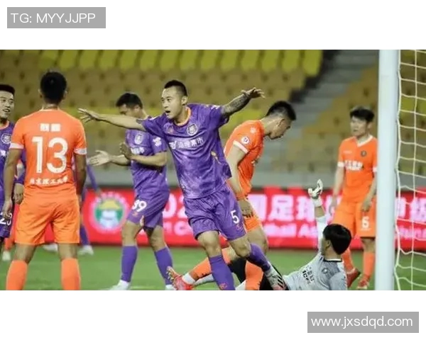 悼念足球巨星离世的悲痛时刻及其对球迷的深远影响 悼念足球巨星离世的悲痛时刻及其对球迷的深远影响