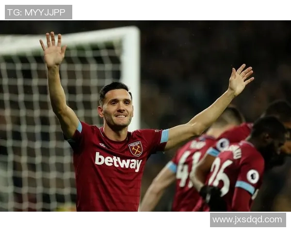 西汉姆联足球明星的辉煌历程与传奇瞬间回顾