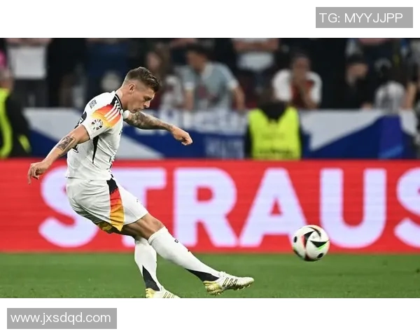 克罗斯:从天才少年到世界足球巨星的辉煌历程与传奇故事 克罗斯:从天才少年到世界足球巨星的辉煌历程与传奇故事